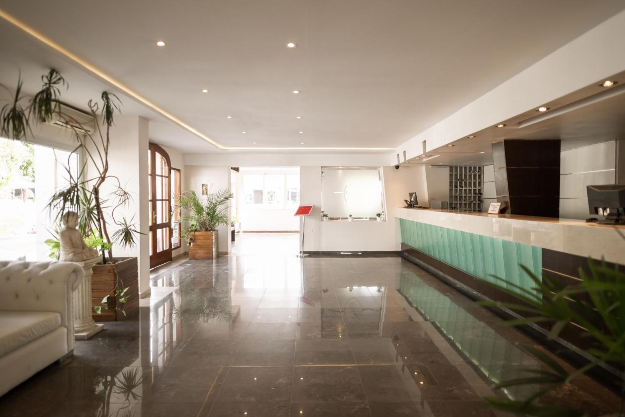 Resort y Spa Santa Cecilia Uno Вила Карлос Пас Екстериор снимка