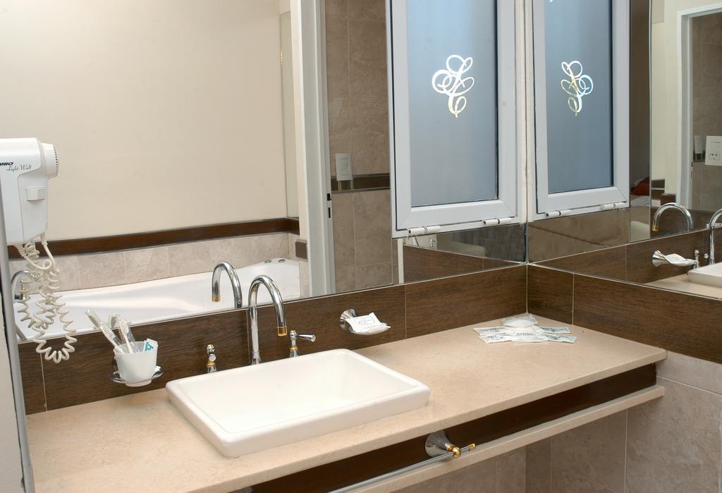 Resort y Spa Santa Cecilia Uno Вила Карлос Пас Екстериор снимка